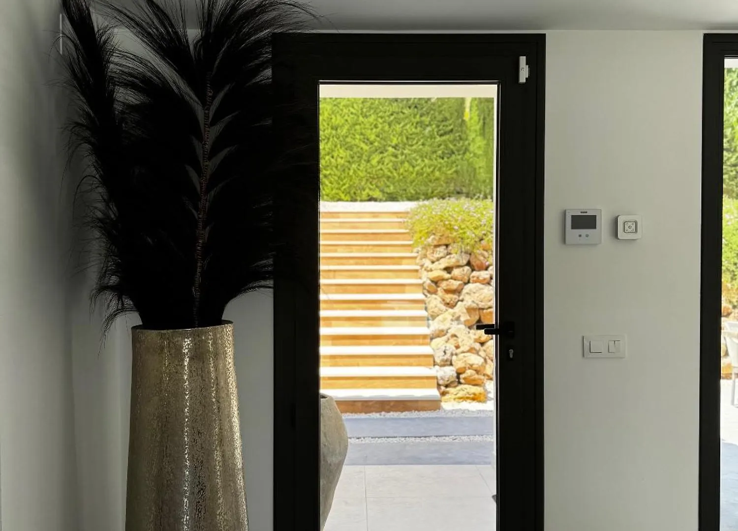 Family Holiday Bliss In Marbella- Brand-New 4 Bedroom Villa With Garden, Private Pool & Jacuzzi, Marbesa 500 M To The Beautiful Cabopino Beach