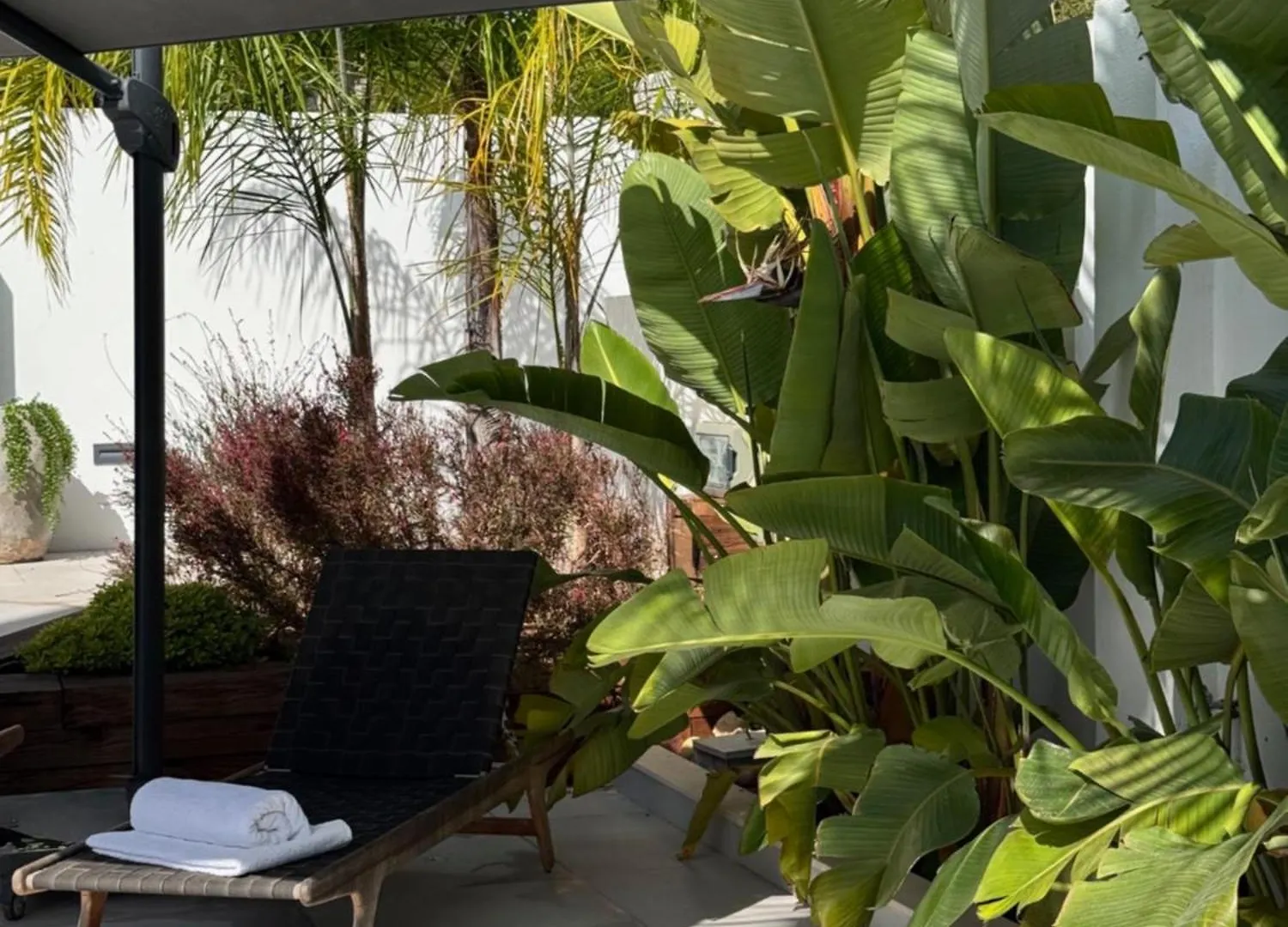 Marbella Bliss - Luxury 4-Bedroom Villa With Garden, Private Pool & Jacuzzi, Marbesa Near- 5 Min To The Cabopino Beach