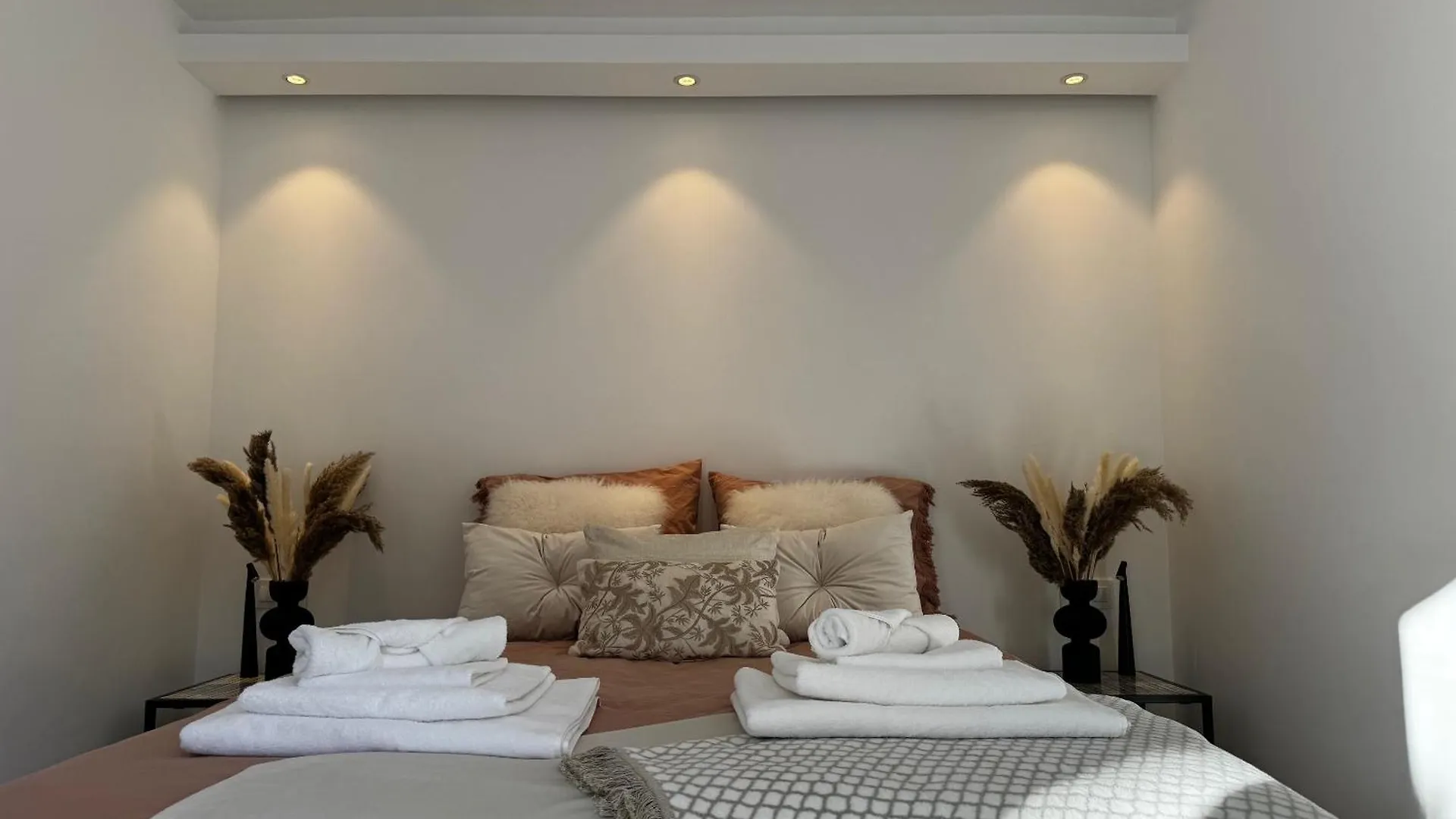 Family Holiday Bliss In Marbella- Brand-New 4 Bedroom Villa With Garden, Private Pool & Jacuzzi, Marbesa 500 M To The Beautiful Cabopino Beach Spain