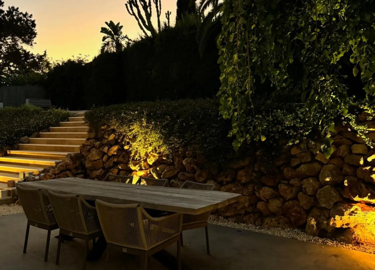 Family Holiday Bliss In Marbella- Brand-New 4 Bedroom Villa With Garden, Private Pool & Jacuzzi, Marbesa 500 M To The Beautiful Cabopino Beach
