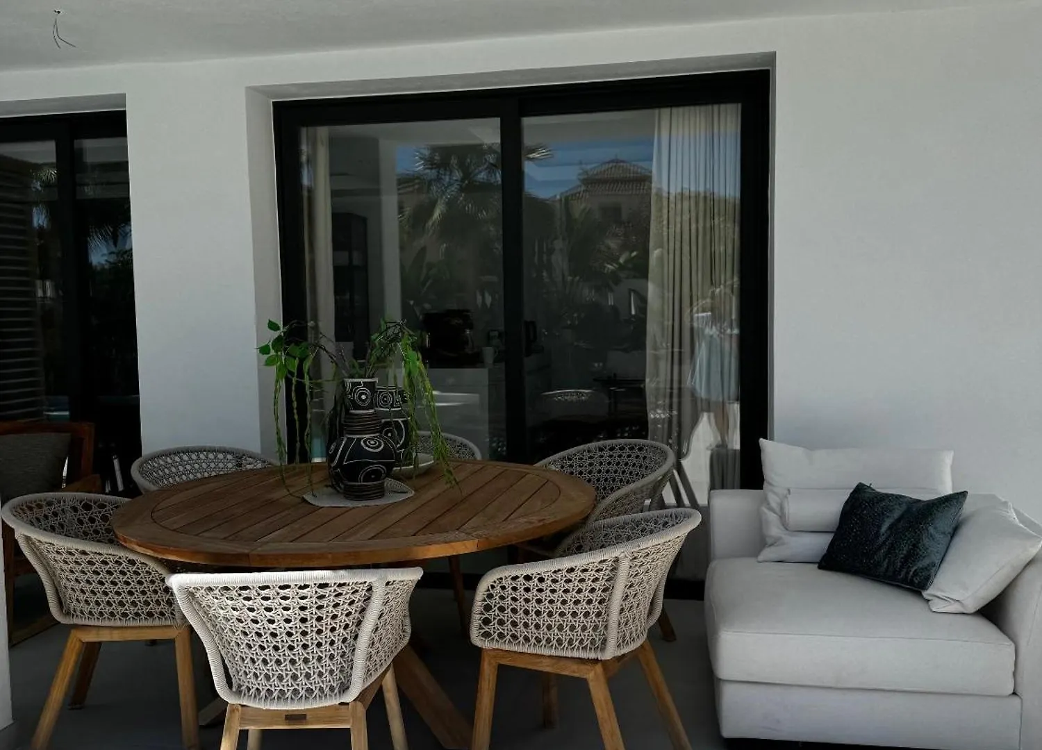 Family Holiday Bliss In Marbella- Brand-New 4 Bedroom Villa With Garden, Private Pool & Jacuzzi, Marbesa 500 M To The Beautiful Cabopino Beach