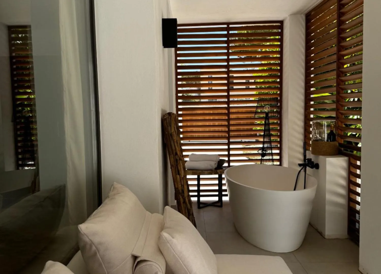Family Holiday Bliss In Marbella- Brand-New 4 Bedroom Villa With Garden, Private Pool & Jacuzzi, Marbesa 500 M To The Beautiful Cabopino Beach Spain