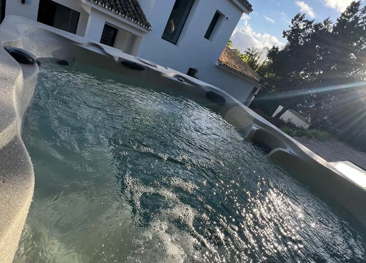 Family Holiday Bliss In Marbella- Brand-New 4 Bedroom Villa With Garden, Private Pool & Jacuzzi, Marbesa 500 M To The Beautiful Cabopino Beach